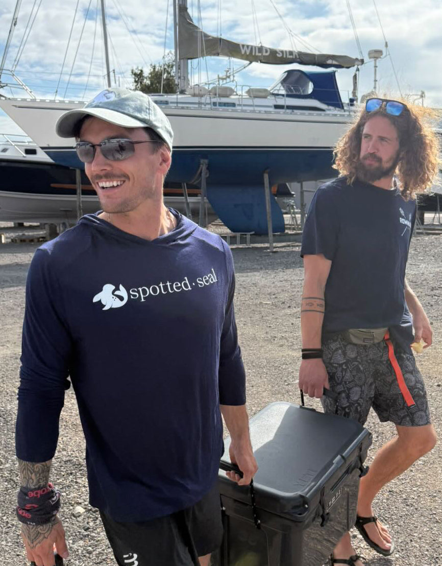 Rowers in spotted-seal hooded t shirt